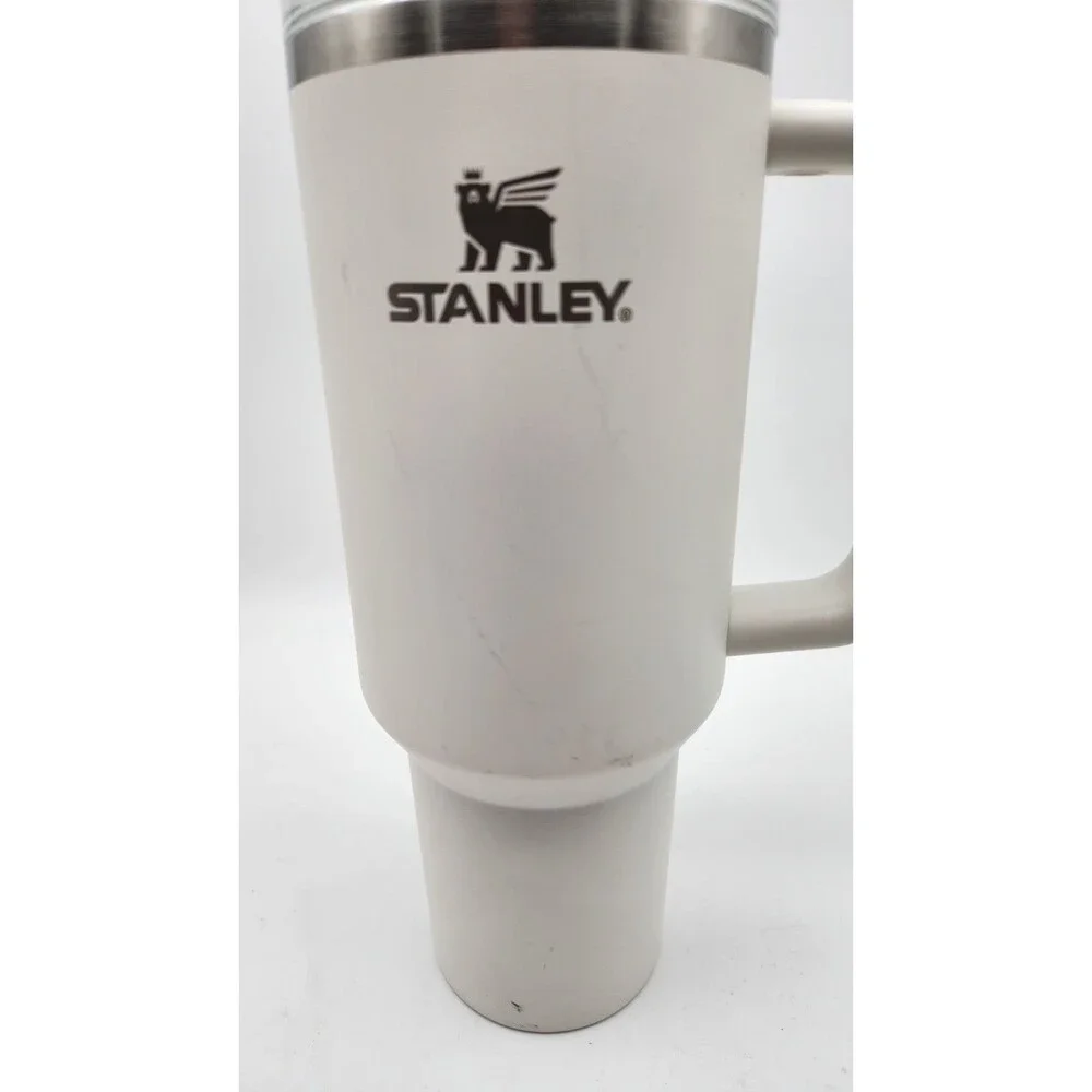 Stanley The Quencher H2.0 FlowState Tumbler 40oz/1.18L White w/ Lid & Straw - Picture 6 of 9